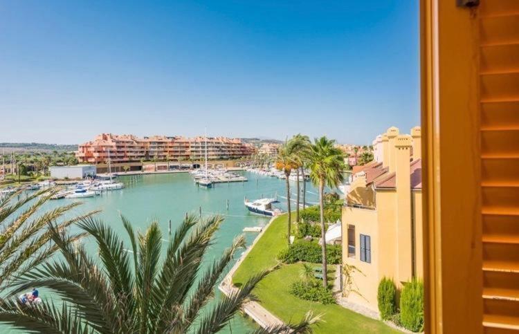 סן רוקה Apartamento Con Piscina ,Playa Con Vistas Panoramicas En La Marina De Sotogrande מראה חיצוני תמונה